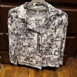 Black & White Sketch Print Button-Front Top
